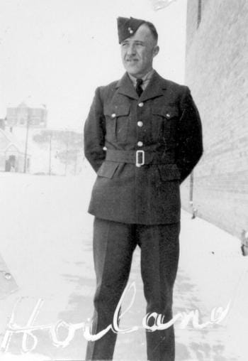 Francis Hoiland in his WWII Air Force uniform.