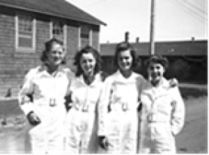 Workers at the Flying Training School in De Winton, 1943.