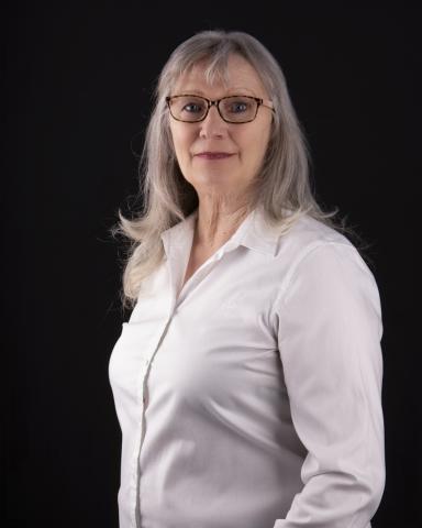 Volunteer Linda Schaber